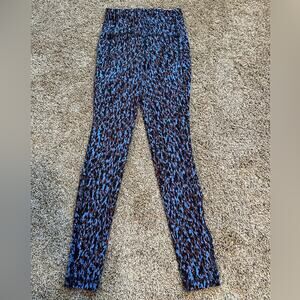 Lululemon athletica size 4 EUC animal print leggings, blue brown black